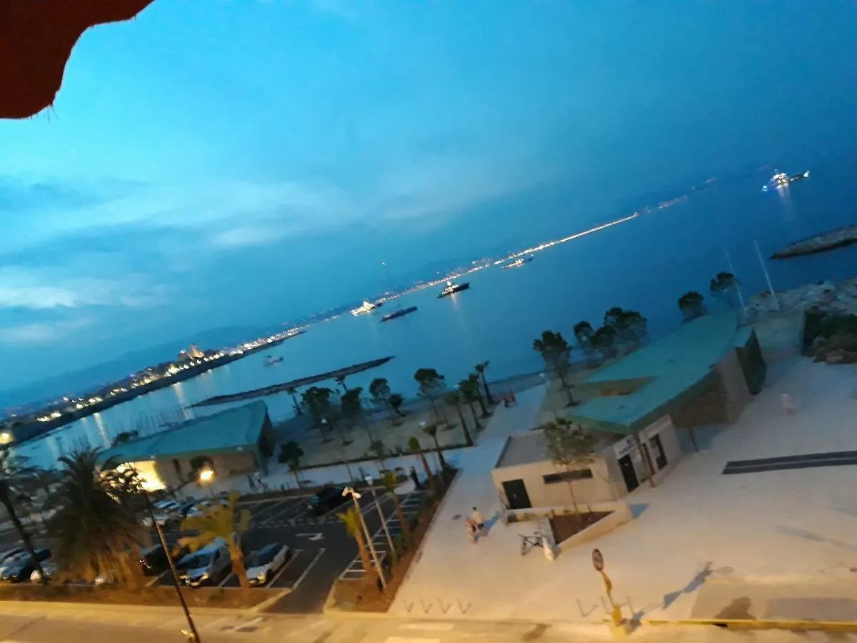 شقة Antibes: A Nest Perched On The Sea! فرنسا