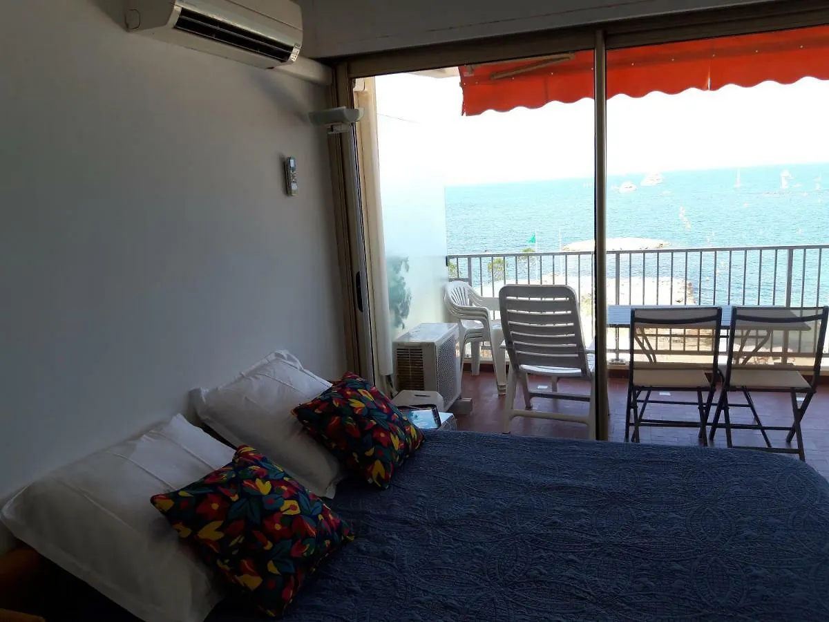 شقة Antibes: A Nest Perched On The Sea!