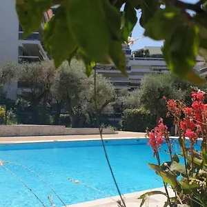 Studio/quartier Résidentiel/piscine/plages à 5min à Pied Appartement